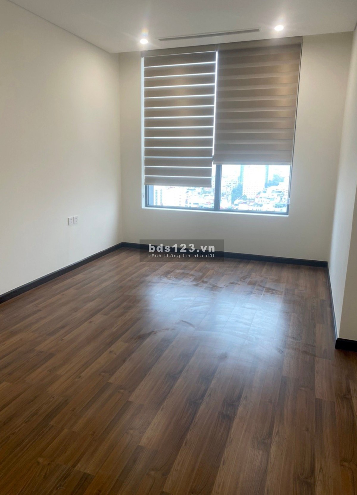 Cho thuê chung cư cao cấp S 83.5m2 Mipec Rubik360 tầng trung, hướng Nam, nội thất CĐT