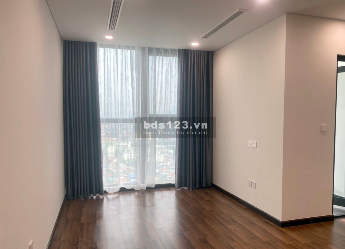 Cho thuê chung cư cao cấp S 83.5m2 Mipec Rubik360 tầng trung, hướng Nam, nội thất CĐT