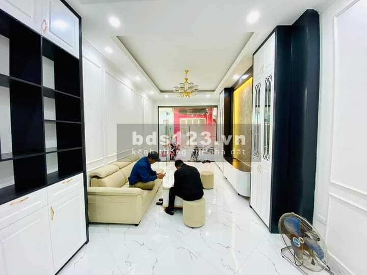 Bán nhà kinh doanh, văn phòng Kim Đồng, Hoàng Mai 64m, 5 tầng, mt 3.6m, giá 9.5 tỷ.
