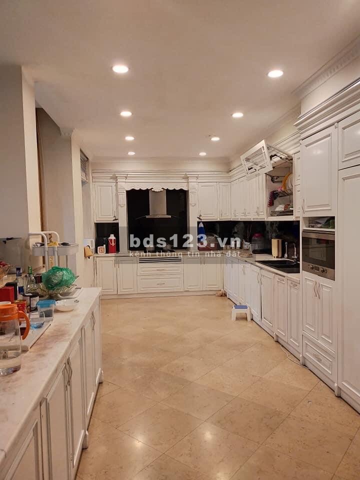 Bán nhà phố Cổ 350tr/m2 cực hiếm, Hàng Gà - Hoàn Kiếm, DT 65m2 x 6T. MT 5,5M.