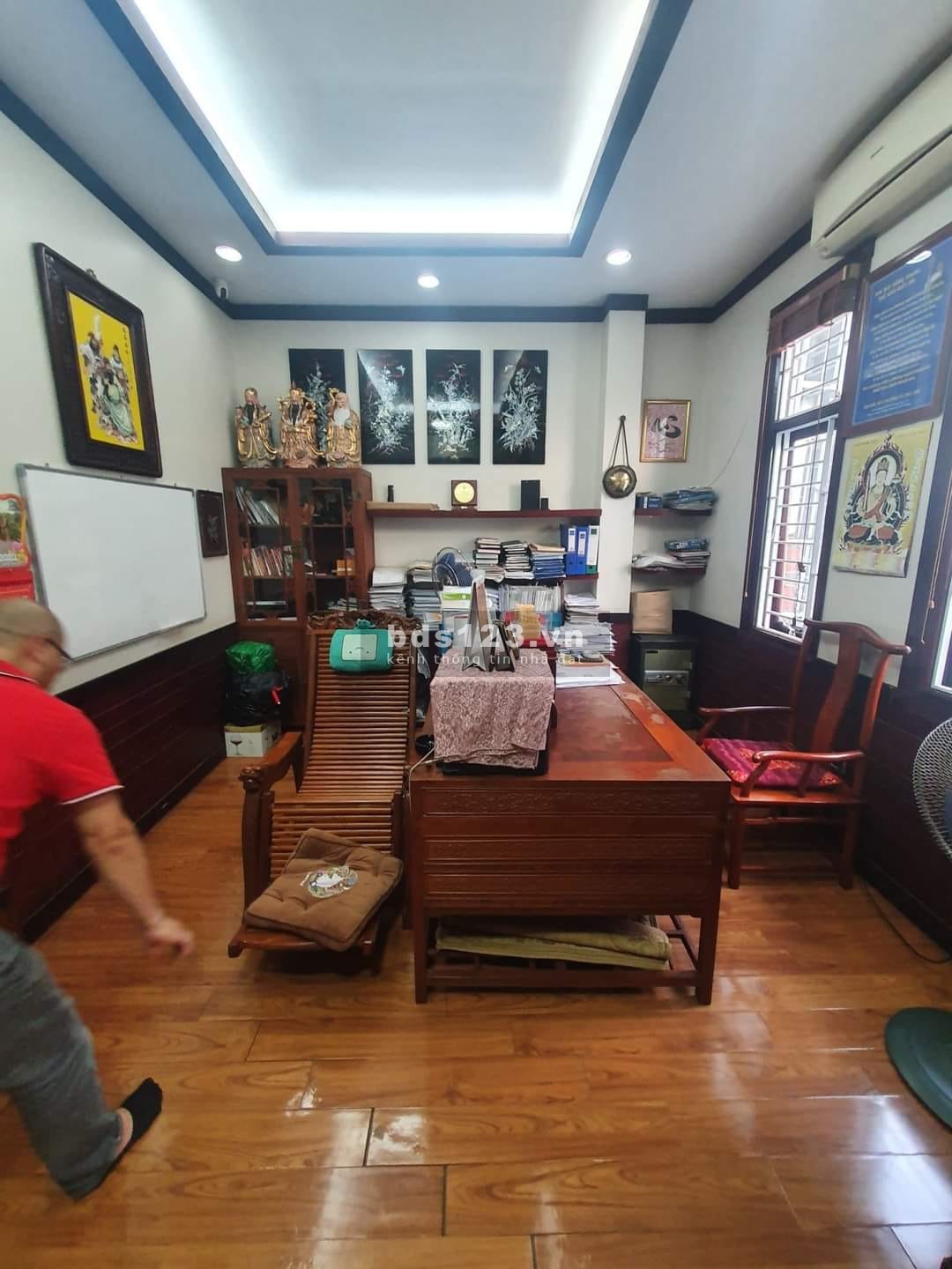 Đường Tân Mai, Kim Đồng, chủ nhờ bán nhà mặt phố, kinh doanh. Ô tô, Dt: 85m2 x 5t, Mt: 5m, 15.7 tỷ.
