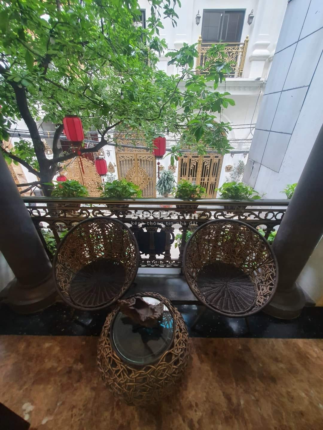 Đường Tân Mai, Kim Đồng, chủ nhờ bán nhà mặt phố, kinh doanh. Ô tô, Dt: 85m2 x 5t, Mt: 5m, 15.7 tỷ.