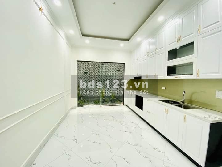 Bán nhà kinh doanh, văn phòng Kim Đồng, Hoàng Mai 64m, 5 tầng, mt 3.6m, giá 9.5 tỷ.