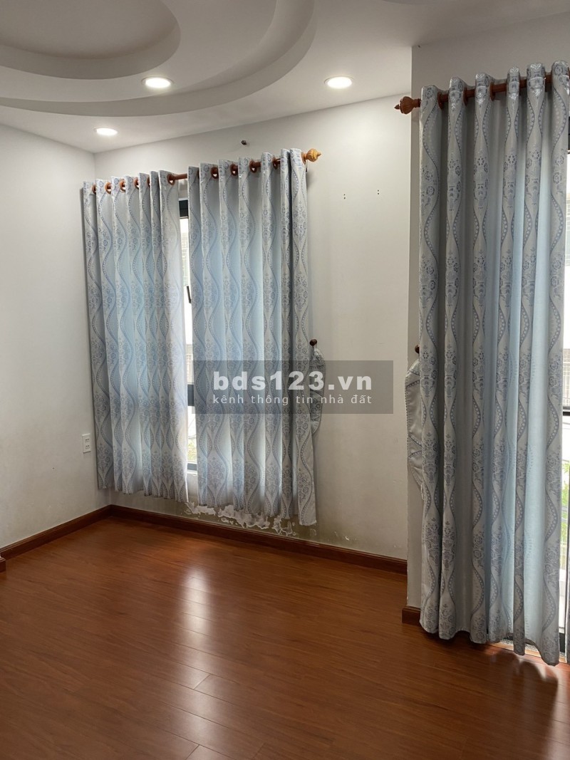 Nhà mặt tiền ngay ngã tư Bảy Hiền P12 Tân Bình. Căn góc 4 tầng nhỉnh 5 tỷ