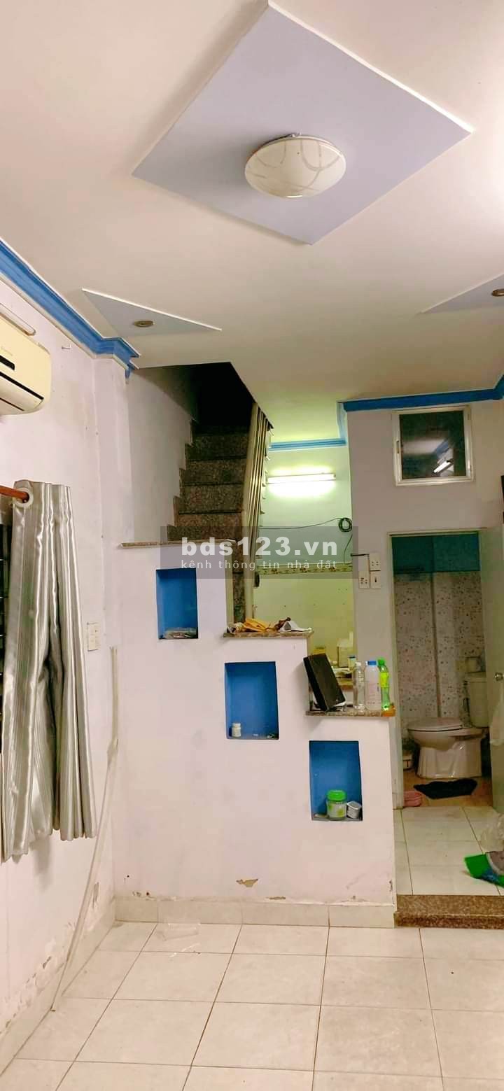 Chỉ 2 tỷ 670 - Bán nhà mặt tiền Phú Nhuận - Nguyễn Đình Chiểu , 2pn