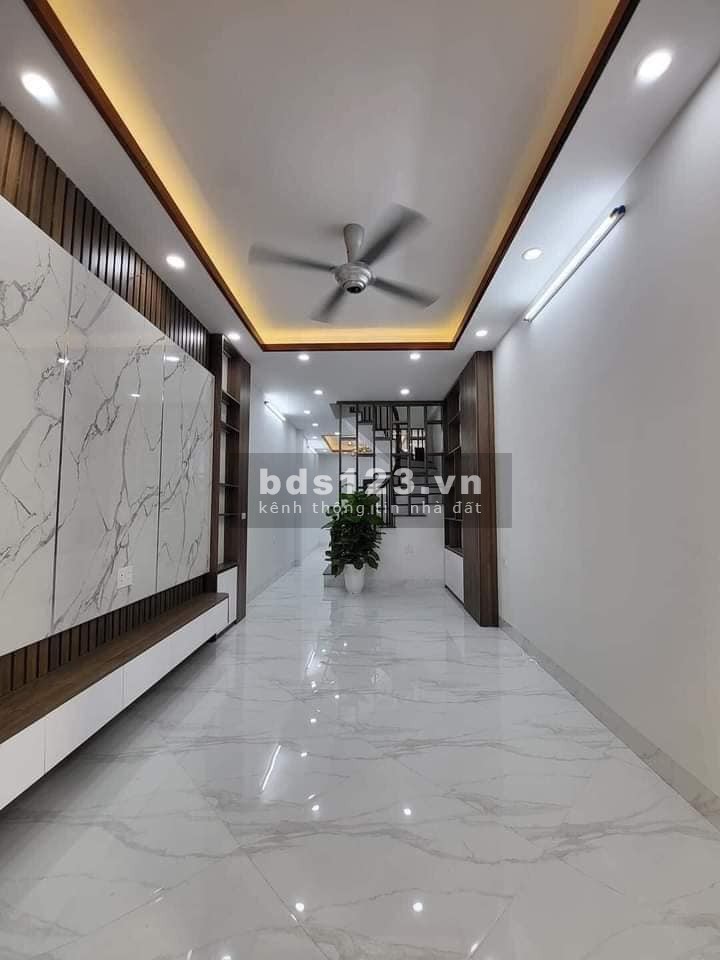Bán nhà đẹp ô tô đỗ cửa Hoàng Mai 45m, 5 tầng, mt 3.6m, giá 5.95 tỷ.