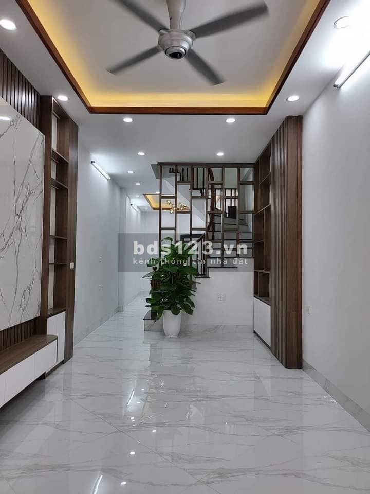Bán nhà đẹp ô tô đỗ cửa Hoàng Mai 45m, 5 tầng, mt 3.6m, giá 5.95 tỷ.