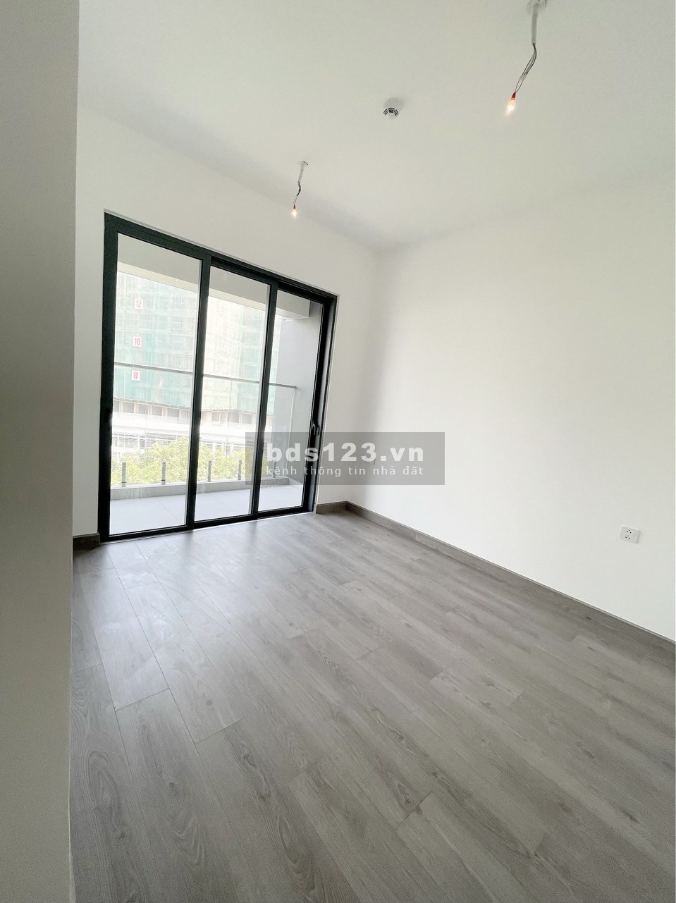 Cần bán căn hộ Diamond Brilliant khu đô thị Celadon City, giá HĐ 4,850 tỷ