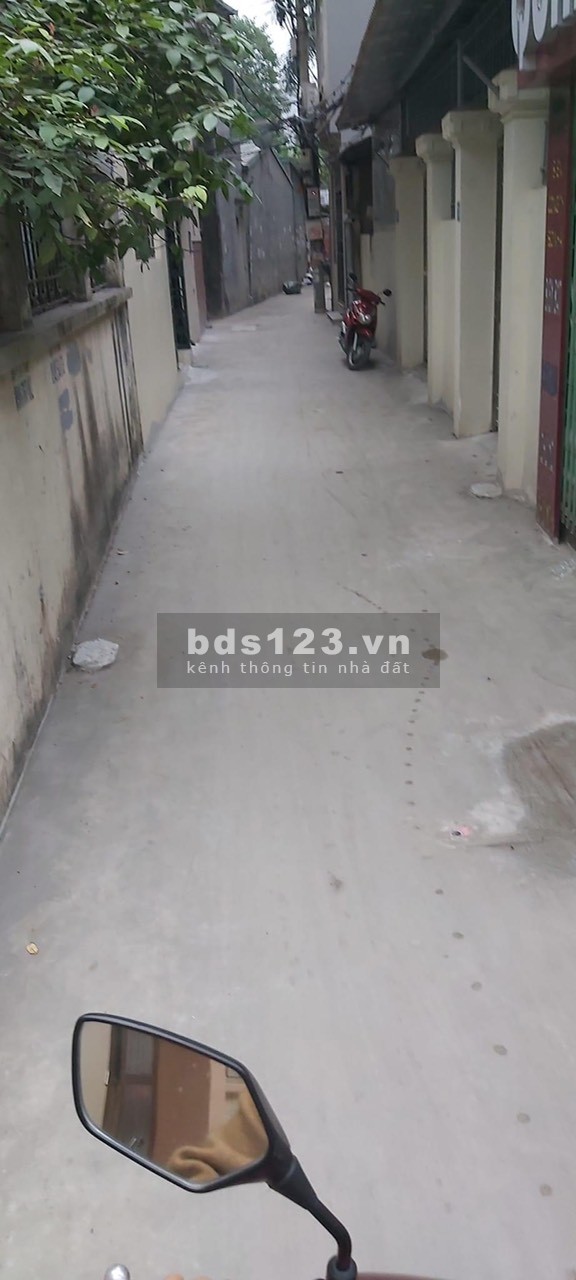 Bán đất vuông đẹp gần chợ Tứ Liên khu kinh doanh, ngõ , 3m chỉ 3 tỷ