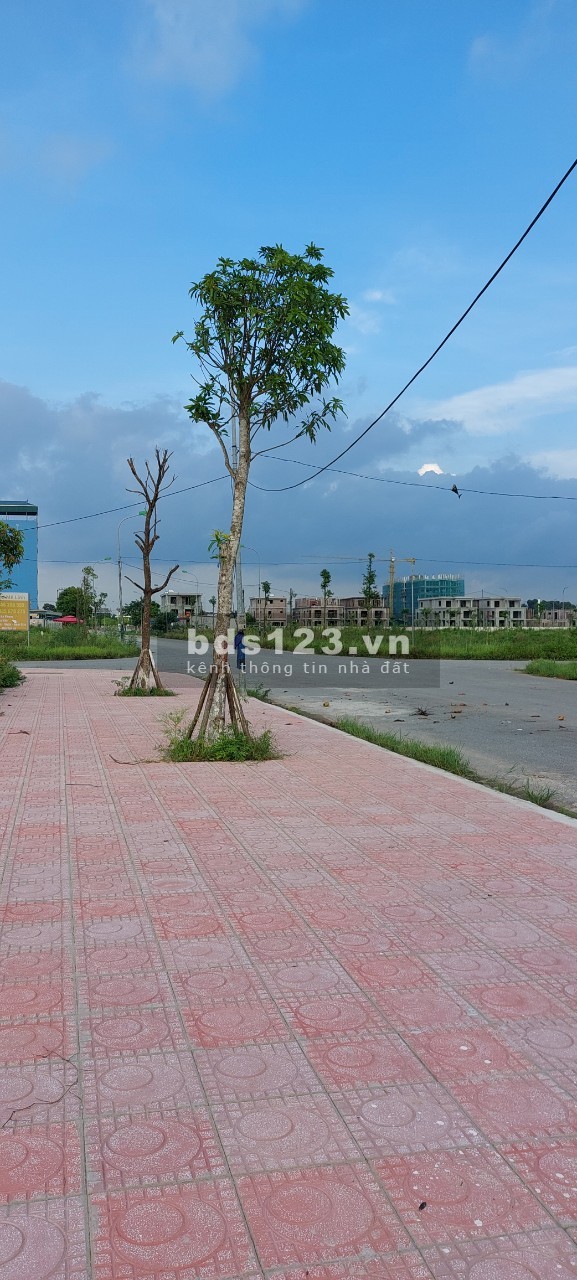 Cần bán gấp đất liền kề trước cổng ký túc xá trường ĐH Tài chính ngân hàng Hà Nội