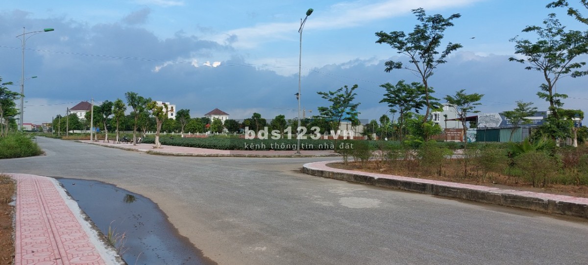 Cần bán gấp đất liền kề trước cổng ký túc xá trường ĐH Tài chính ngân hàng Hà Nội