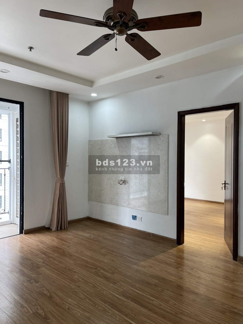 Bán căn hộ 2 ngủ 95m2 Times City, Minh Khai đồ cơ bản giá 4.2 tỷ