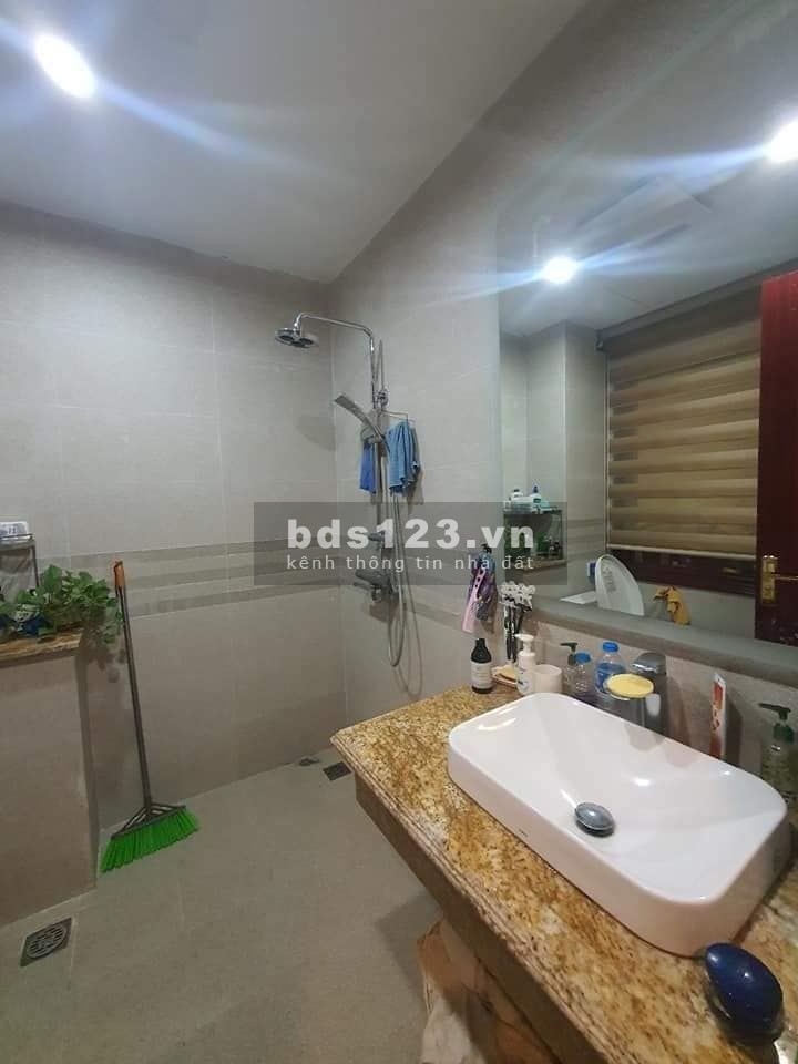Bán nhà Xuân La, Tây Hồ, Hà Nội, 7.65 Tỷ. Nhà 5 tầng, dt 50m2 mt 5.2m nhà đẹp lô góc.