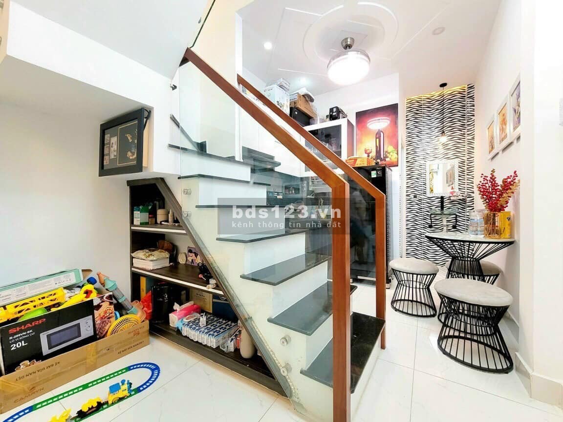 Chỉ với 3.3 tỷ sở hữu ngay nhà Gò Vấp, sẵn nội thất, diện tích 3*10m