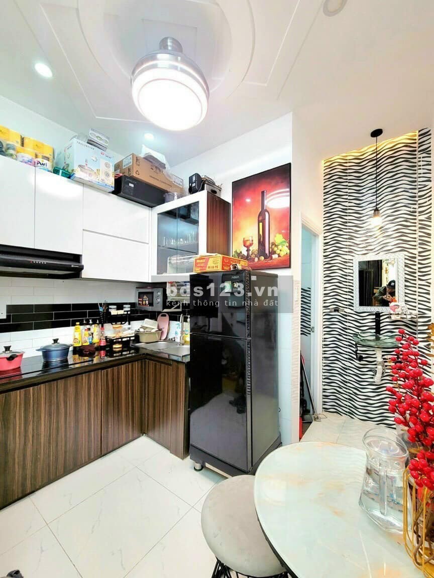 Chỉ với 3.3 tỷ sở hữu ngay nhà Gò Vấp, sẵn nội thất, diện tích 3*10m