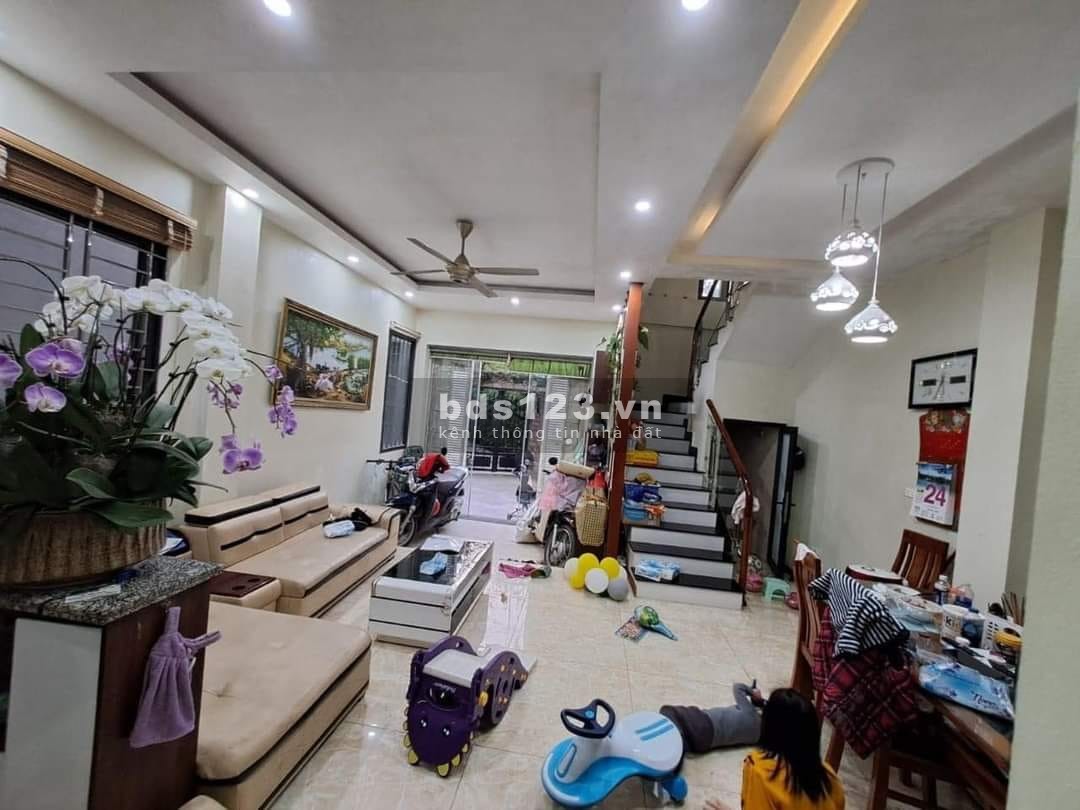 Bán nhà Xuân La, Tây Hồ, Hà Nội, 7.65 Tỷ. Nhà 5 tầng, dt 50m2 mt 5.2m nhà đẹp lô góc.