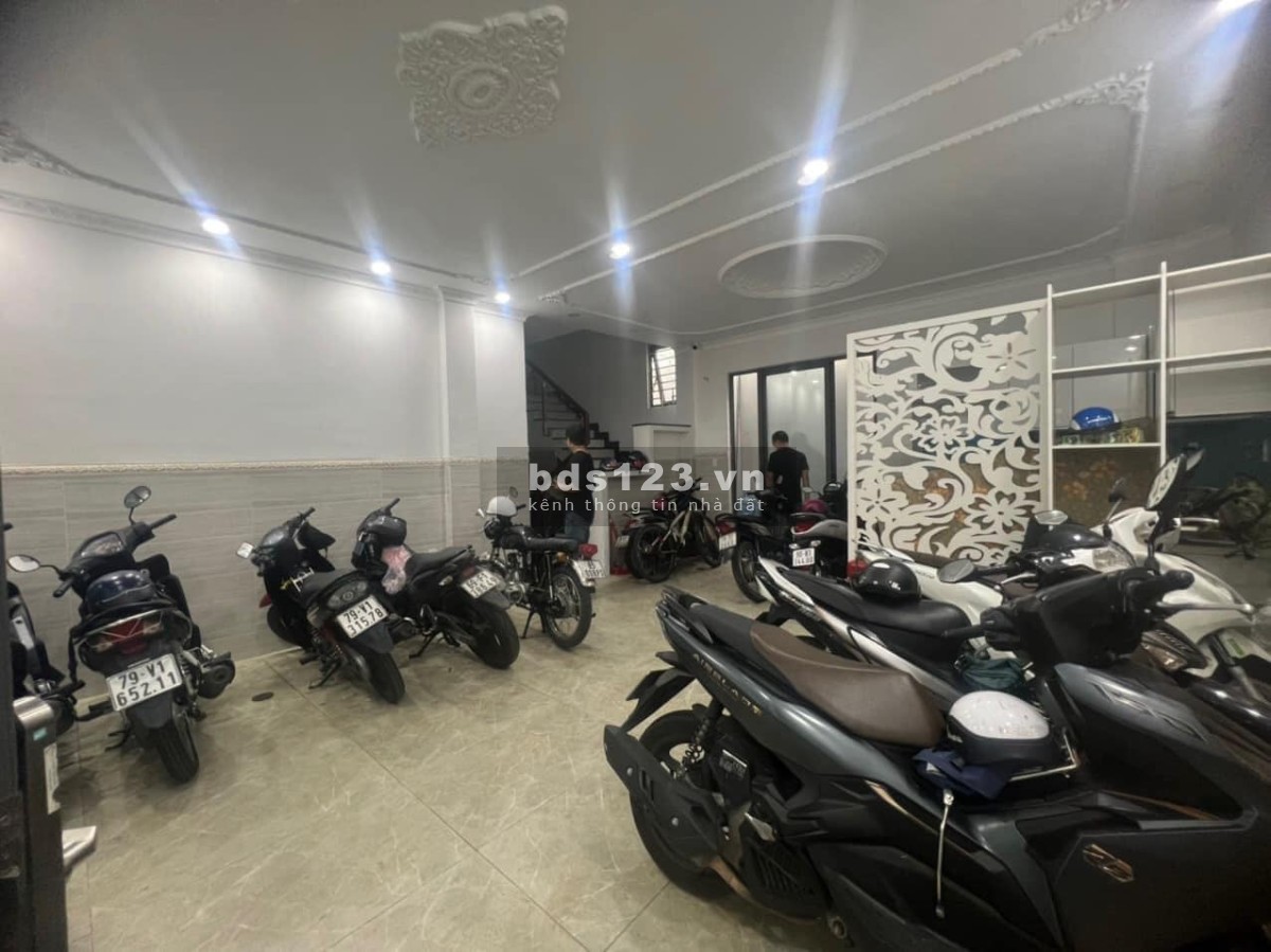 Bán căn hộ dịch vụ cao cấp chỉ, 9.7 Tỷ, 90m2/dòng tiền thu nhập hơn 50 Triệu/tháng.