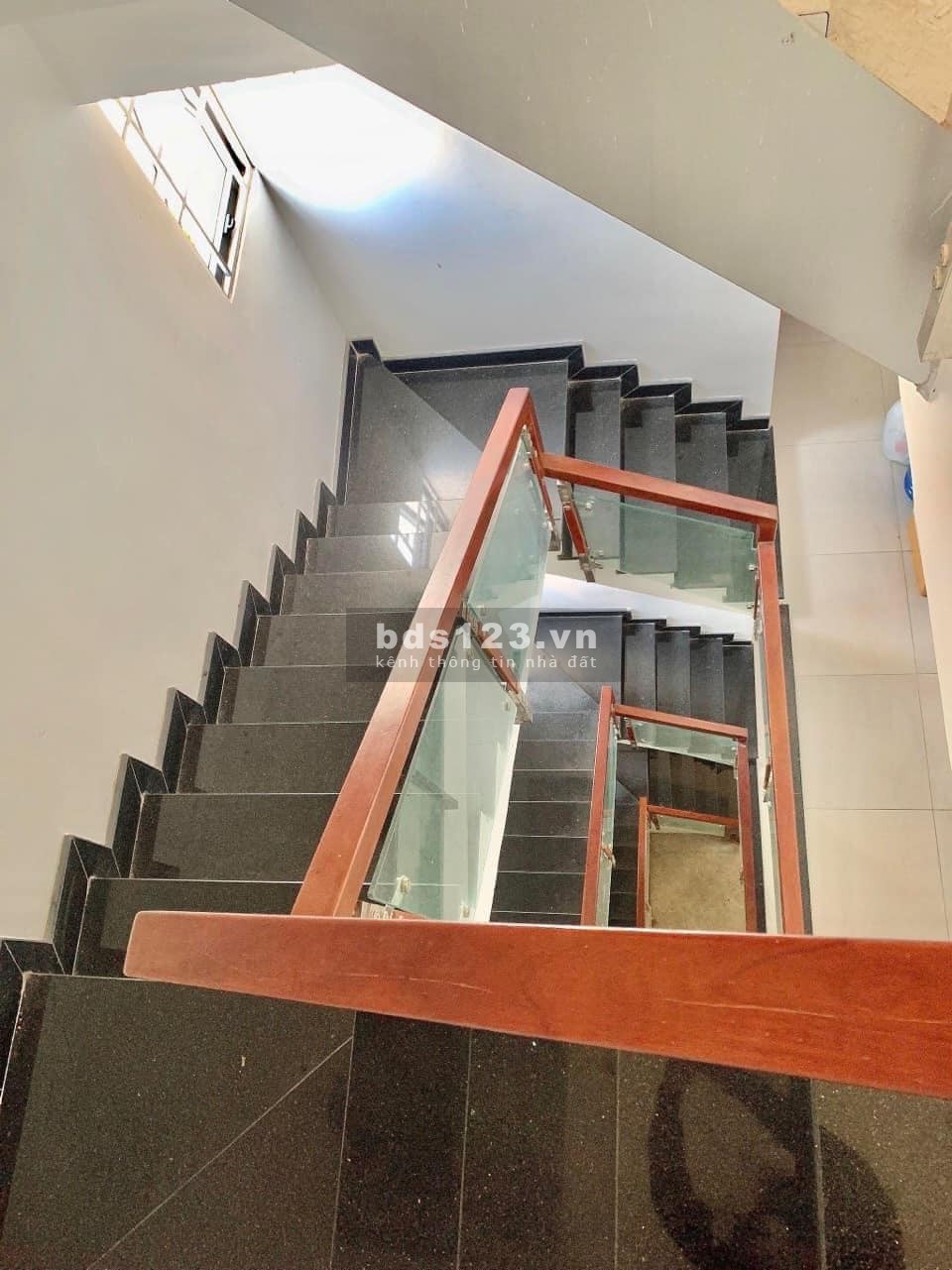 Bán căn hộ dịch vụ cao cấp chỉ, 9.7 Tỷ, 90m2/dòng tiền thu nhập hơn 50 Triệu/tháng.