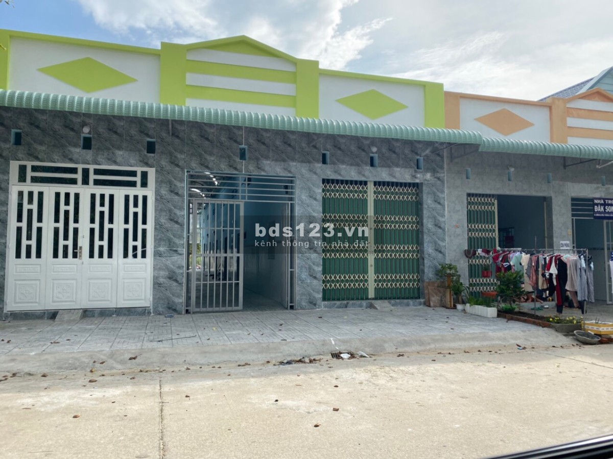 Bán gấp lô đất 200m2 giá 750 triệu và nhà trọ để thoát lãi ngân hàng