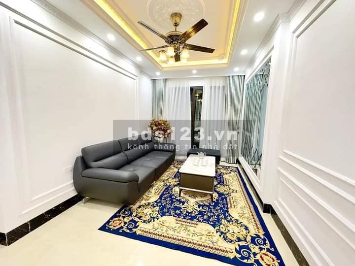 Bán nhà đẹp Thịnh Quang, Đống Đa 44m2, 4 tầng, mặt tiền 3.4m, giá 6.3 tỷ.