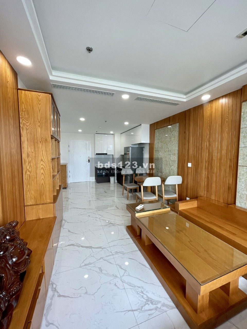 Bán căn hộ Hùng Vương Plaza 130m2, 3PN, 3WC, căn góc. Giá thật không đăng ảo: 6.5 tỷ còn TL giảm