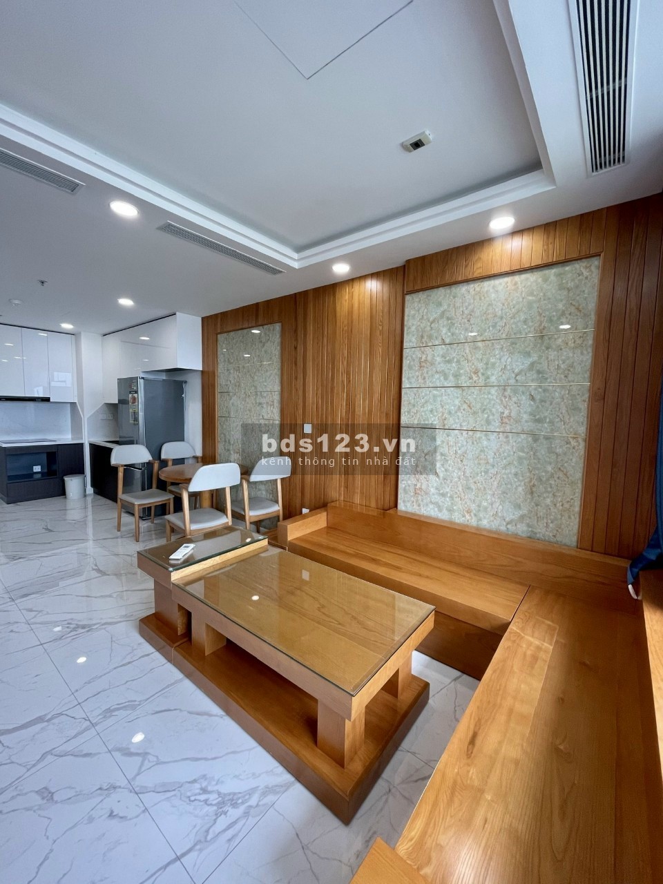 Bán căn hộ Hùng Vương Plaza 130m2, 3PN, 3WC, căn góc. Giá thật không đăng ảo: 6.5 tỷ còn TL giảm