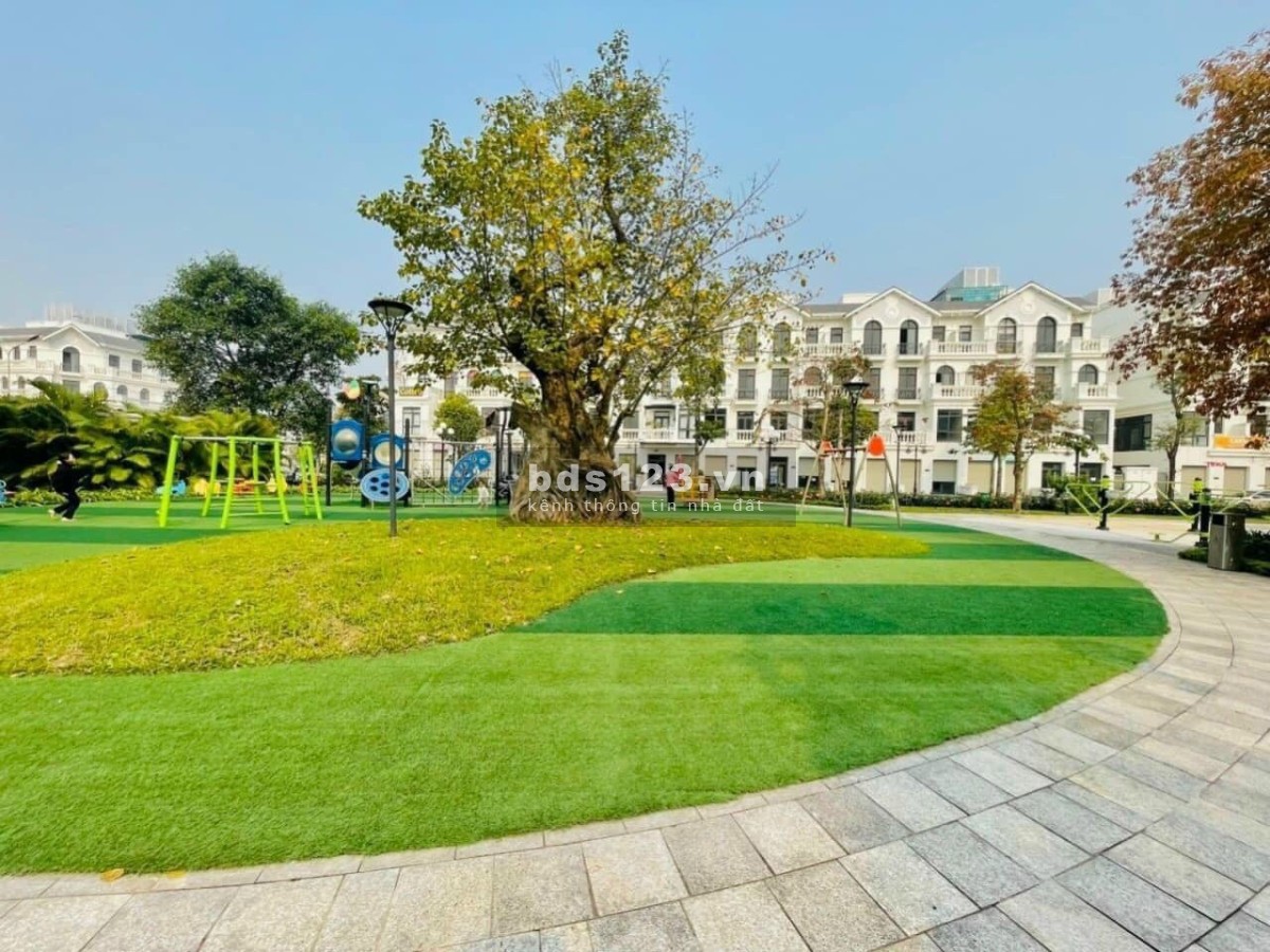 Cần bán nhanh căn shophouse 70m2, đối diện công viên vườn hoa dự án Vinhomes Ocean Park, Gia Lâm