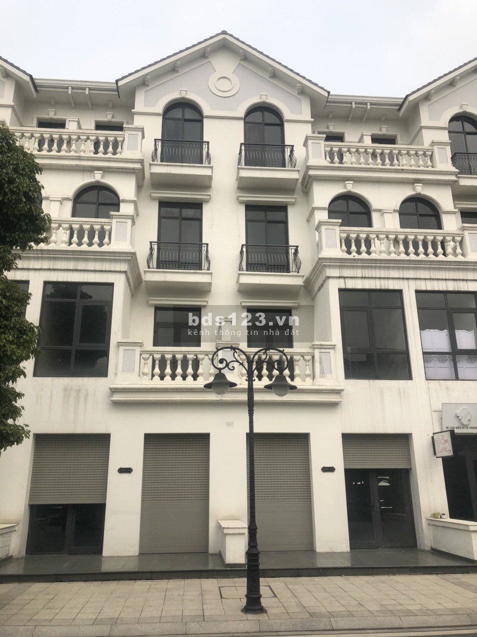 Cần bán nhanh căn shophouse 70m2, đối diện công viên vườn hoa dự án Vinhomes Ocean Park, Gia Lâm