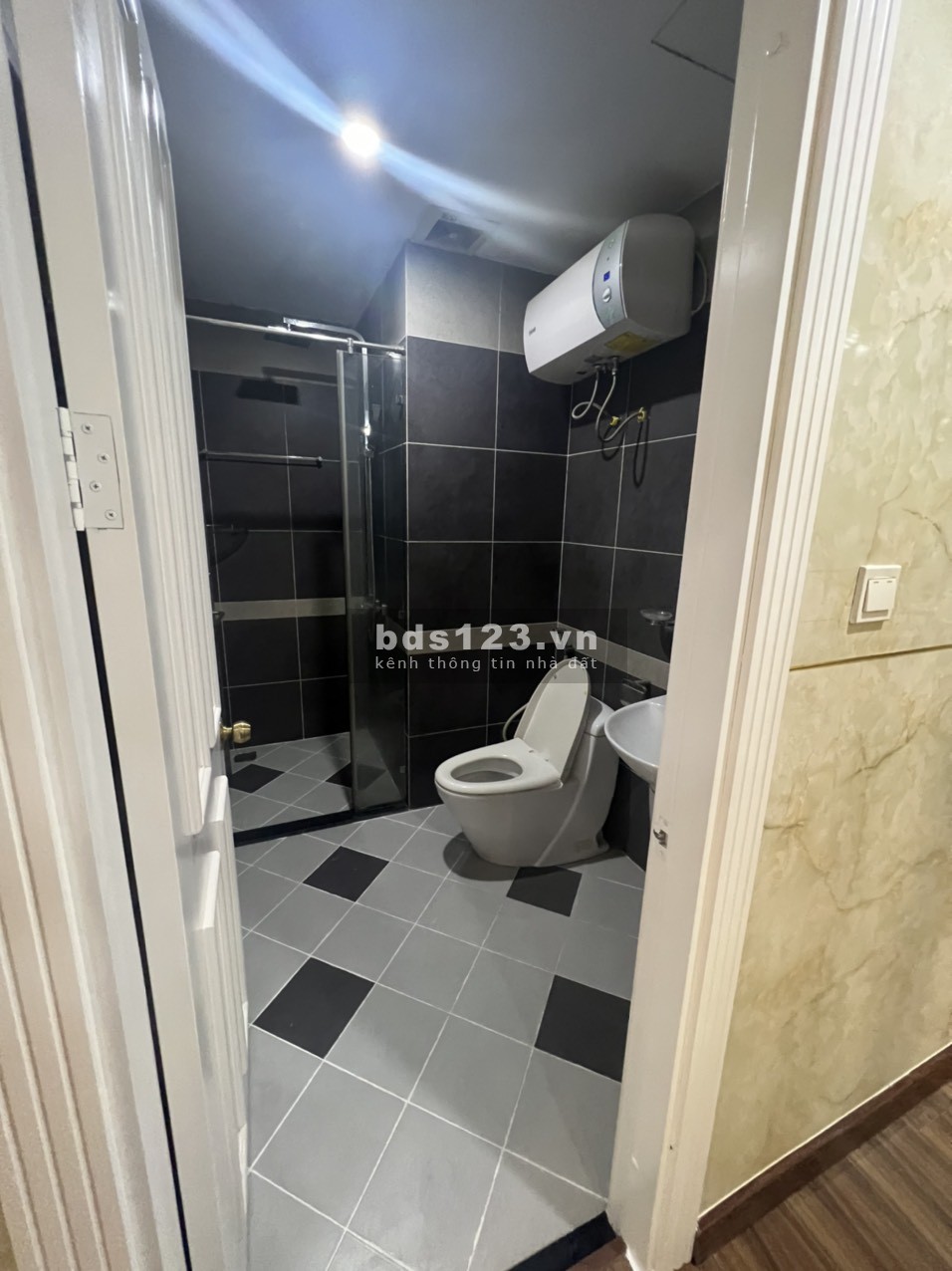 Bán CH Screc Tower 81m2, 2PN, căn góc, có SH. Giá thật nhà thật không đăng ảo: 3.5 tỷ (còn TL giảm)