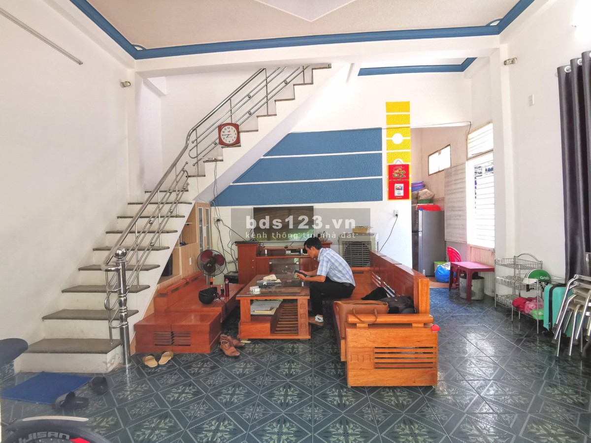 Chính chủ cần bán nhanh căn nhà lô góc Nguyễn Văn Linh rẻ nhất thị trường.