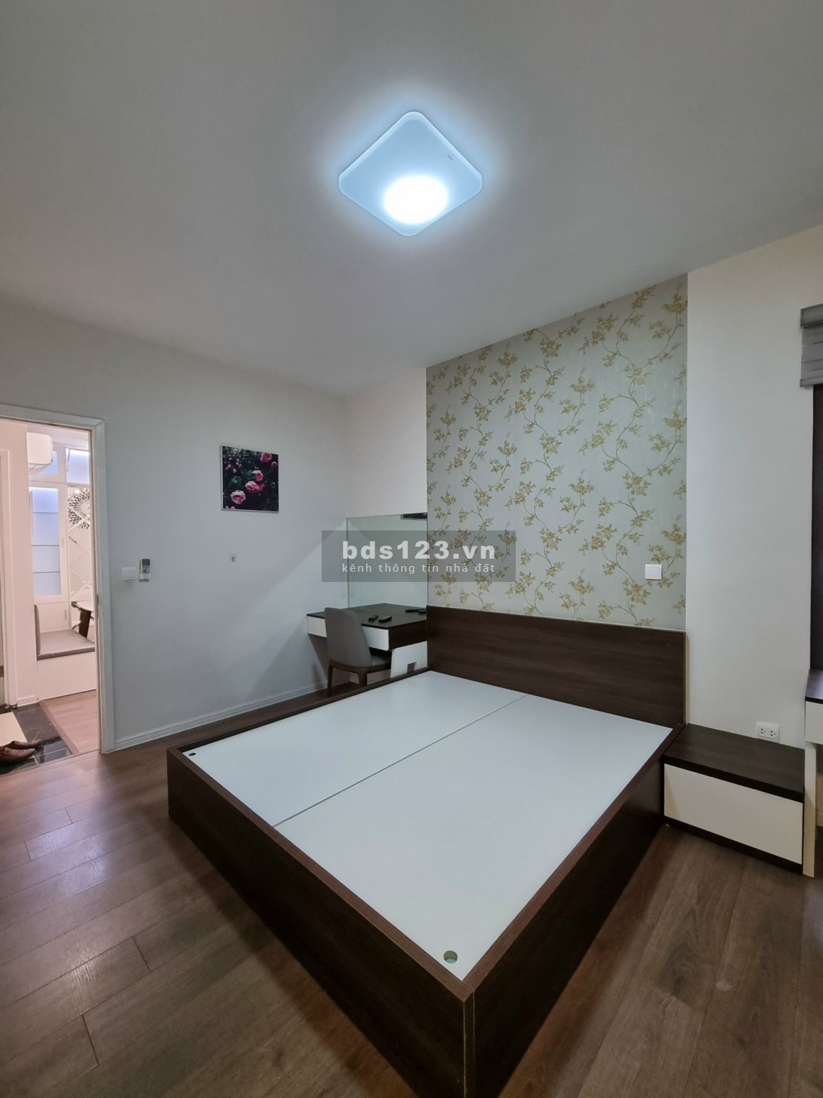 Bán căn hộ 2pn 75m2 Imperia Sky Garden, Minh Khai với đầy đủ nội thất giá bán 3.4 tỷ bao gồm phí.