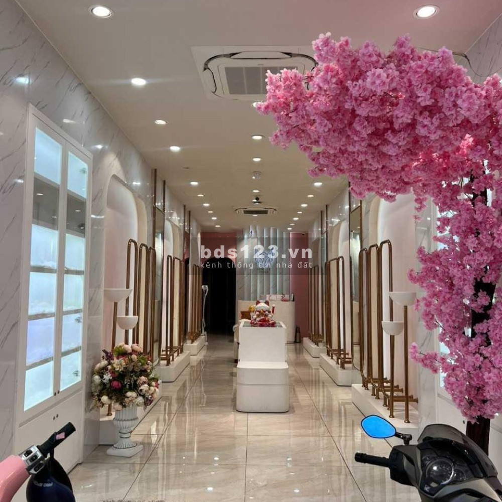Cho thuê MBKD vị trí đắc địa Q. 5 MT Nguyễn Trãi - Giá 37tr/tháng