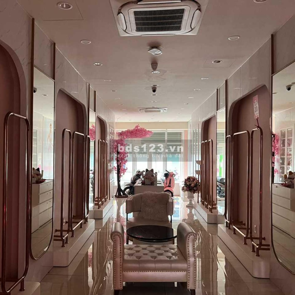 Cho thuê MBKD vị trí đắc địa Q. 5 MT Nguyễn Trãi - Giá 37tr/tháng