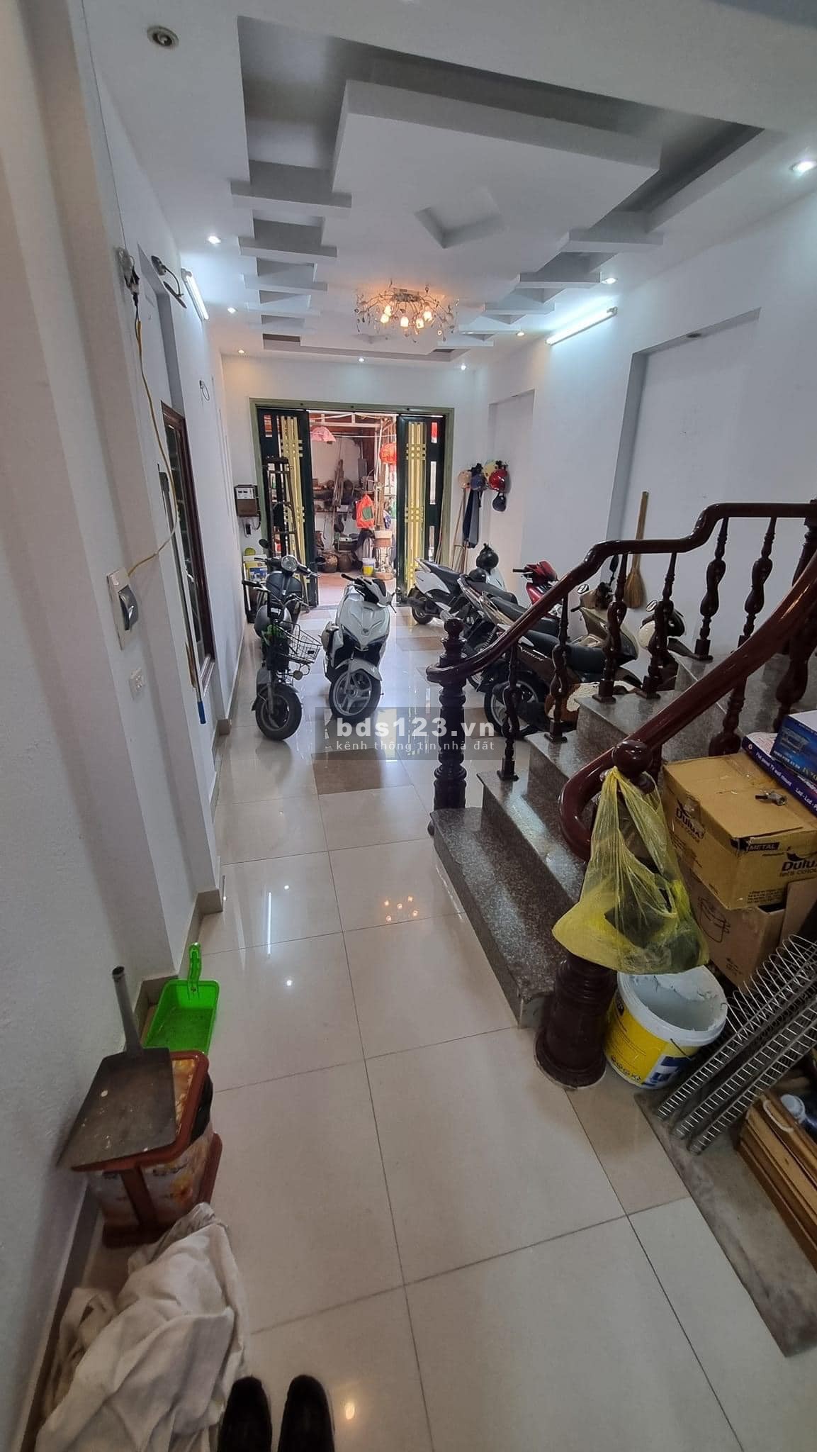 Bán nhà Lạc Long Quân. Tây Hồ. Hà Nội. 7.85 Tỷ. 5 Tầng . DT 52m2. MT 3.5m.