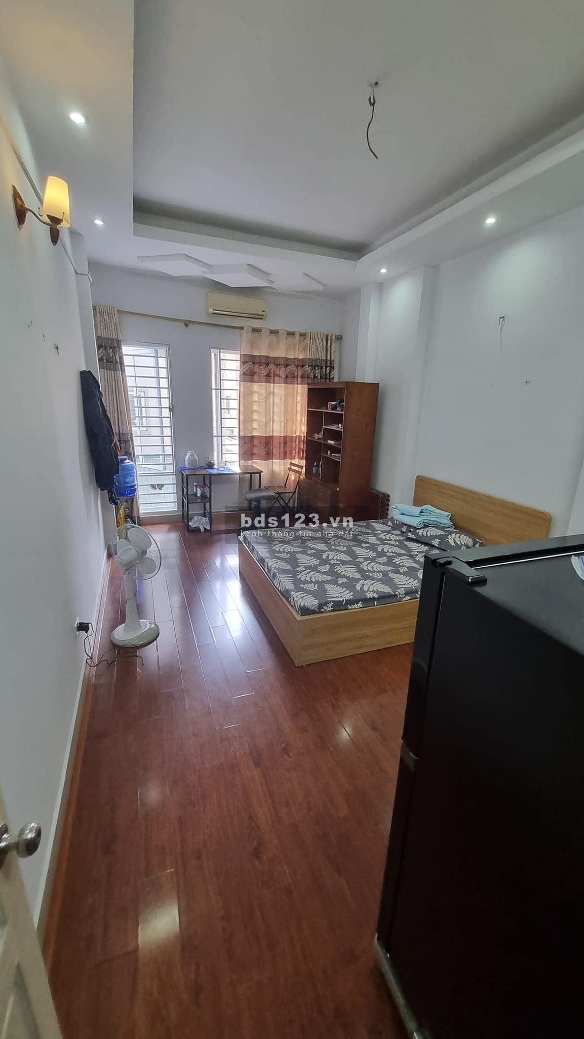 Bán nhà Lạc Long Quân. Tây Hồ. Hà Nội. 7.85 Tỷ. 5 Tầng . DT 52m2. MT 3.5m.