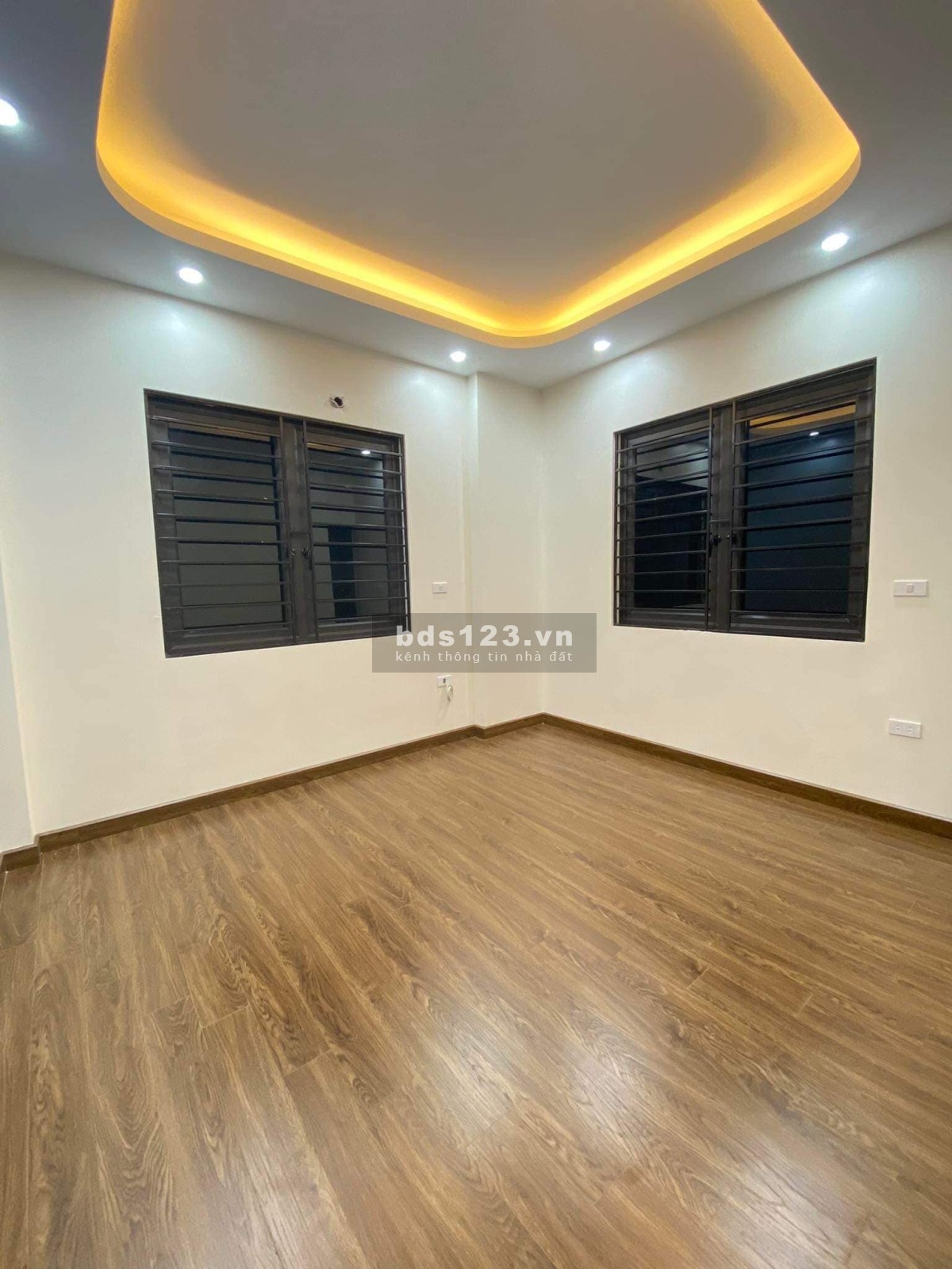 Cực hiếm! Bán nhà Xuân Phương 46m2x5T, lô góc, oto đỗ cửa, kinh doanh đỉnh, mới tinh 4,9 tỷ
