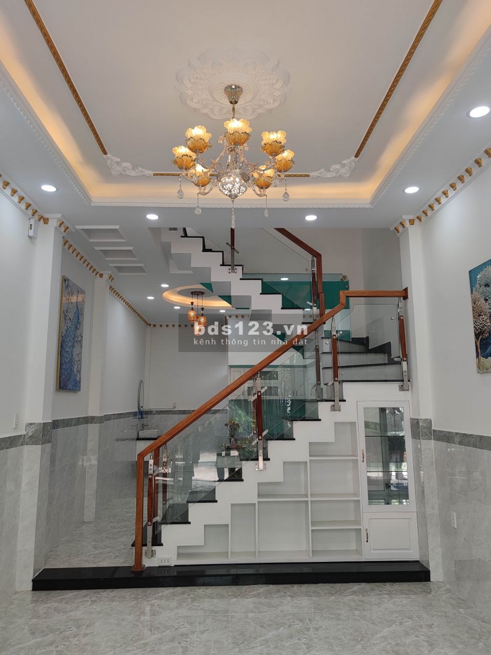 Chính chủ bán gấp căn nhà sát chợ Lê Văn Quới đường ô tô