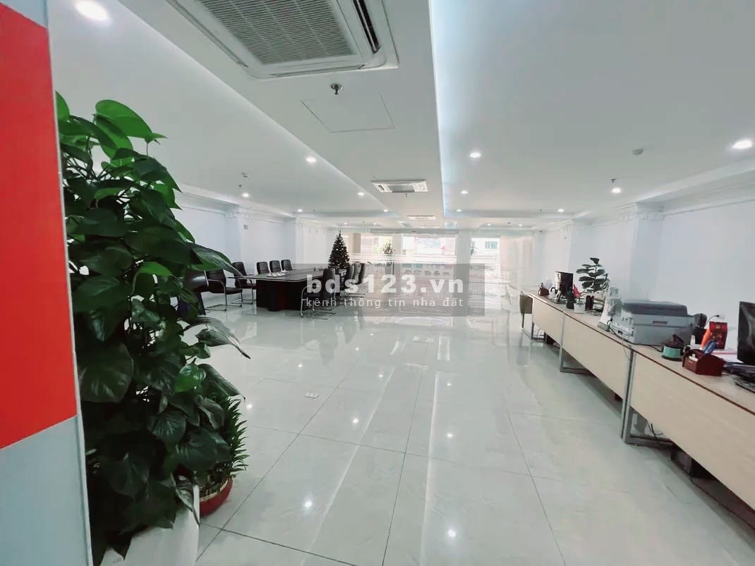 Bán tòa nhà văn phòng mặt phố Đội Cấn, mặt bằng 1724m2, 21 tầng, 850 tỷ