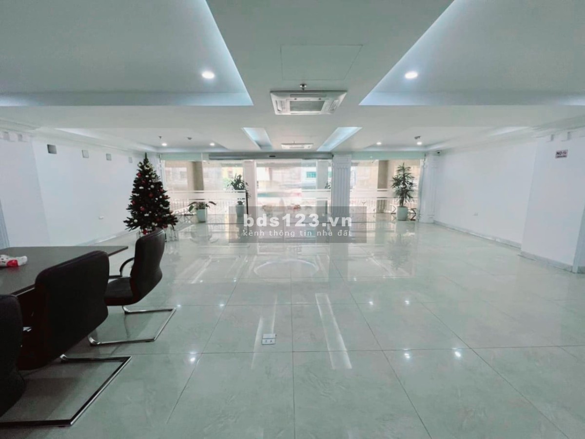 Bán tòa nhà văn phòng mặt phố Đội Cấn, mặt bằng 1724m2, 21 tầng, 850 tỷ