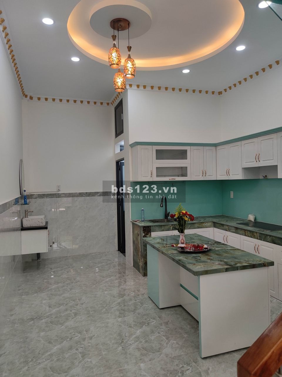 Chính chủ bán gấp căn nhà sát chợ Lê Văn Quới đường ô tô