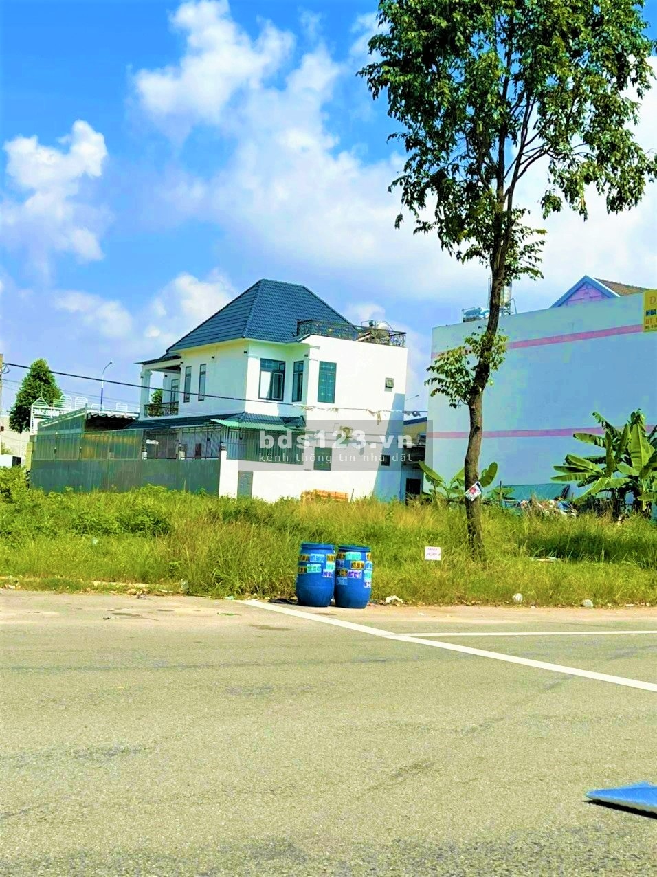 Tôi chủ bán gấp 573m2 đất t/cư 100%,gần cổng chào Bình Dương 1,6tỷ, shr, đường nhựa, dân đông