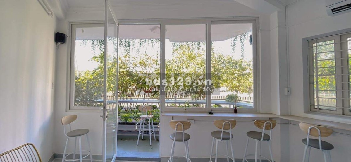 Cho thuê nhà nguyên căn - 2 MT - 25m x 4 tầng (Đ. Hoàng Sa, Q1, HCM)