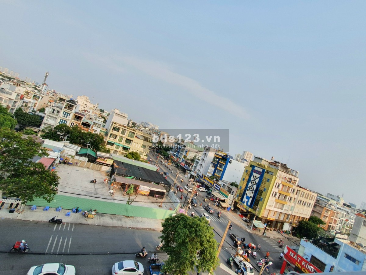 Cho thuê Moonlight, 2pn 70m view đường số 7 giá 10 triệu full nội thất, vào ở liền. Lh: 0938308438.