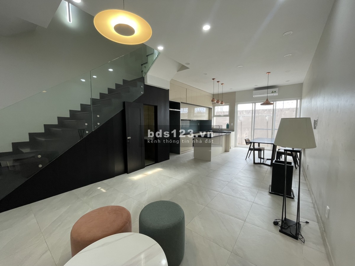 Cho thuê nhà phố Palm Residence vị trí đắc địa số 1 khu Đông Sài Gòn