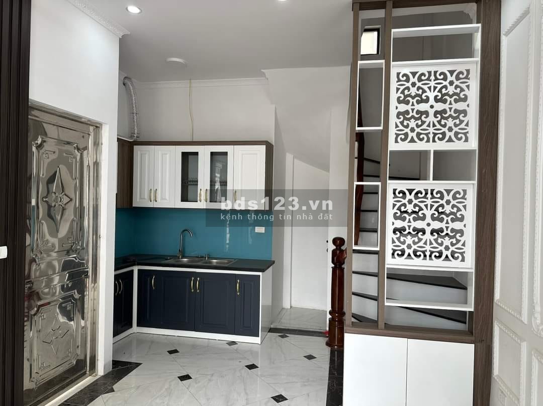 Bán nhà 5Tx30m2,Nguyễn Khoái Hoàng Mai, ô tô đỗ cổng,3 mặt thoáng, giá 3.15 tỷ