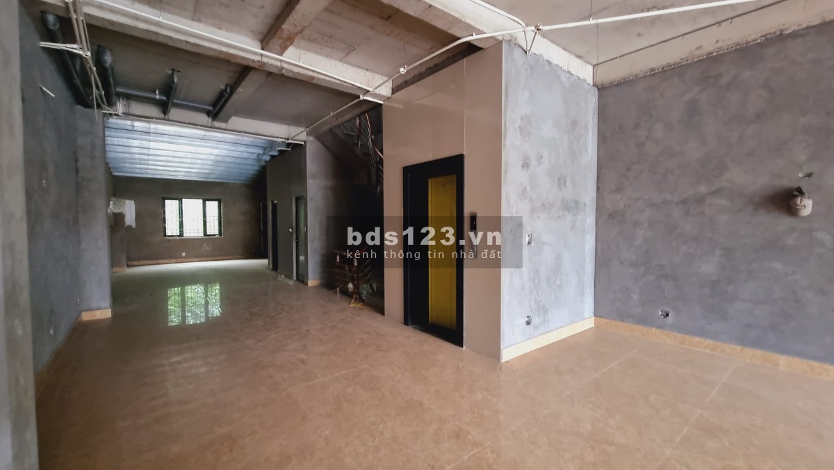 Bán nhà mặt đường Võ Chí Công. Dt 204m, 7T, MT 6m, 86 Tỷ. Vị trí Đắc Địa, KDoanh hoặc làm Văn Phòng