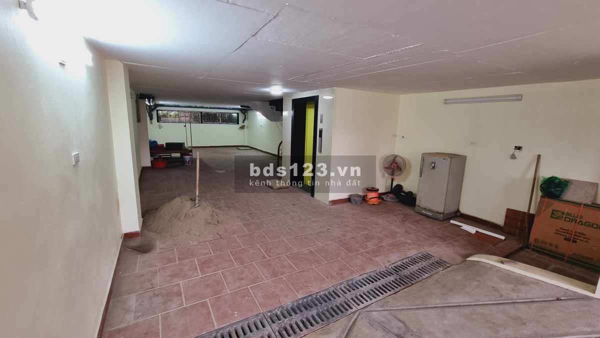 Bán nhà mặt đường Võ Chí Công. Dt 204m, 7T, MT 6m, 86 Tỷ. Vị trí Đắc Địa, KDoanh hoặc làm Văn Phòng