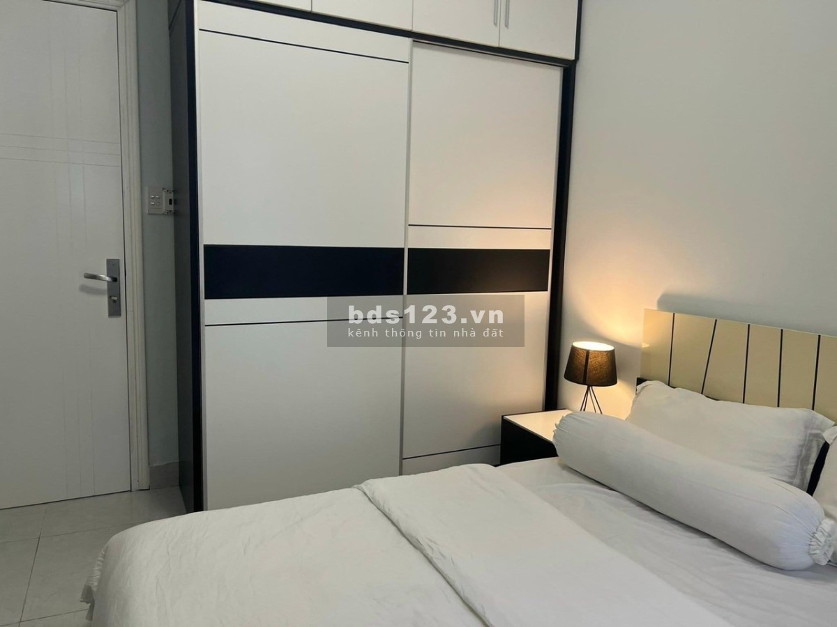 Bán nhà Lạc Long Quân, Tân Bình, DTSD 96m2, Giá chỉ 4,5 tỷ