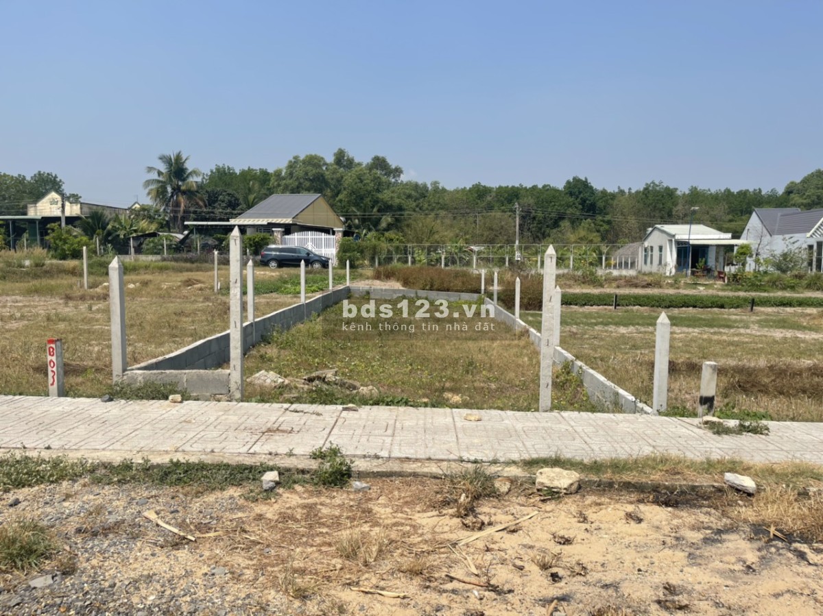 Cần bán gấp 1 nền đất có thổ cư ở An Tịnh Trảng Bàng Tây Ninhh