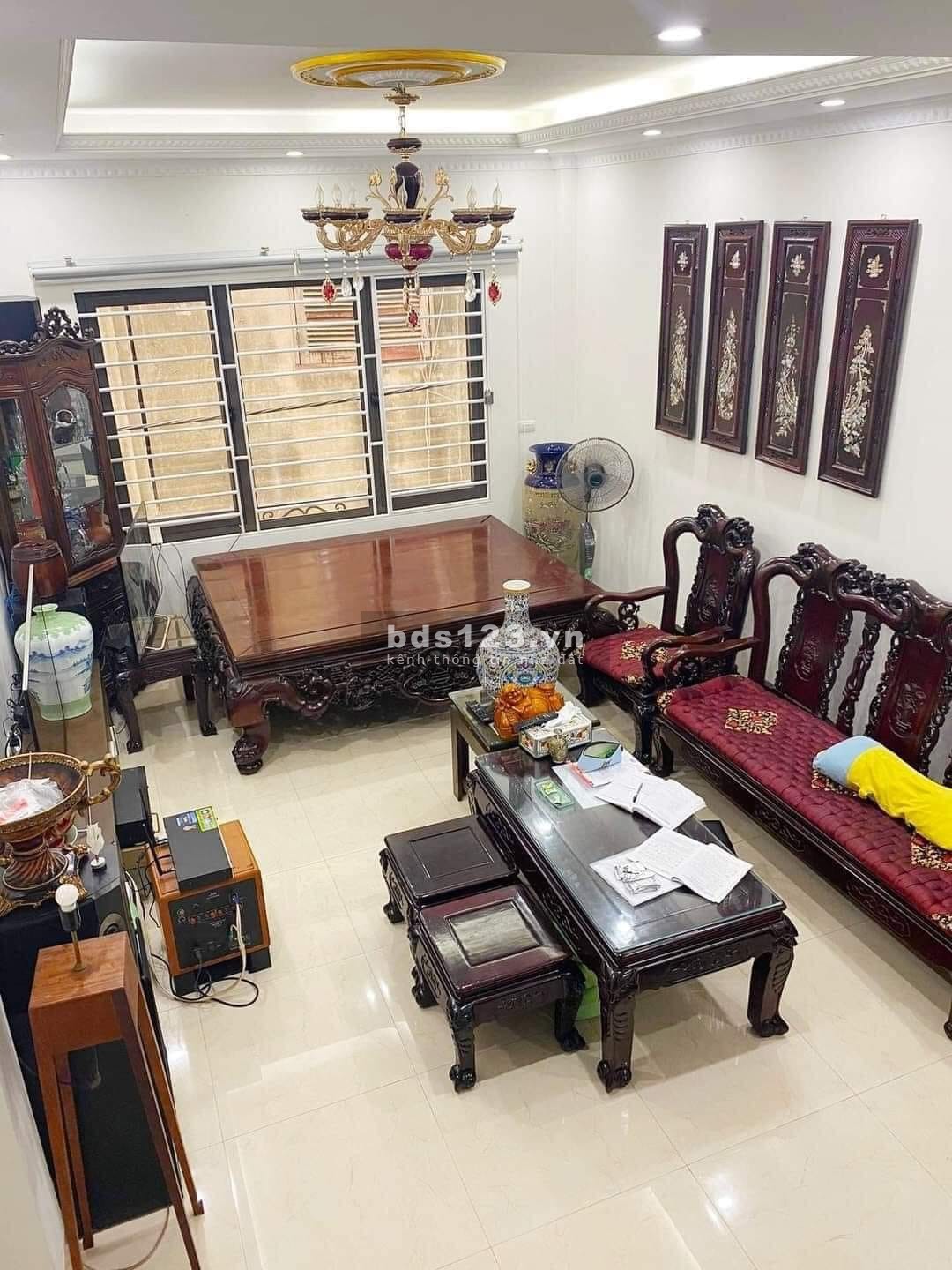 Bán Nhà Lạc Long Quân. Cầu Giấy. Hà Nội. 4.45 Tỷ. 5 Tầng. 30m2. MT 3.8m.
